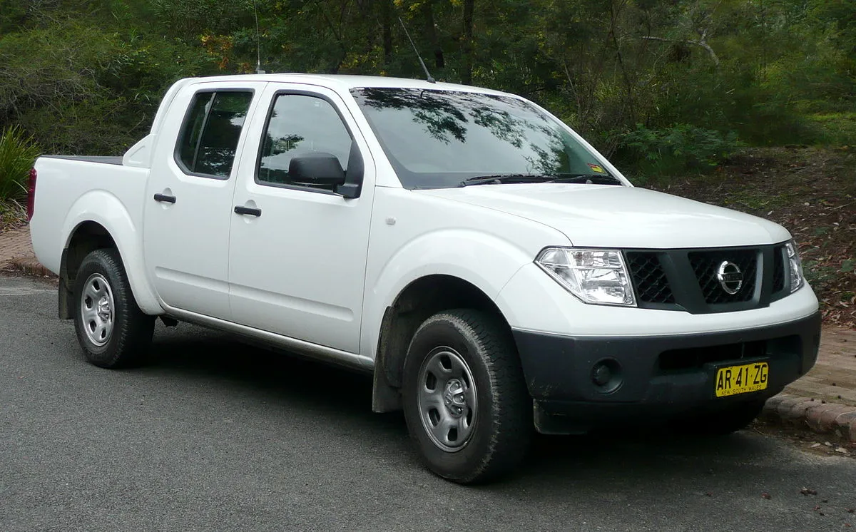 Nissan Navara beyaz